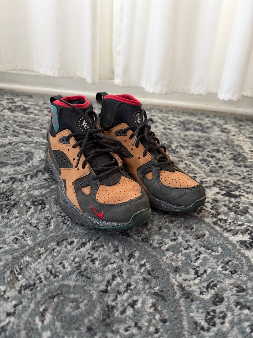 Olivia Kim x Nike Mowabb